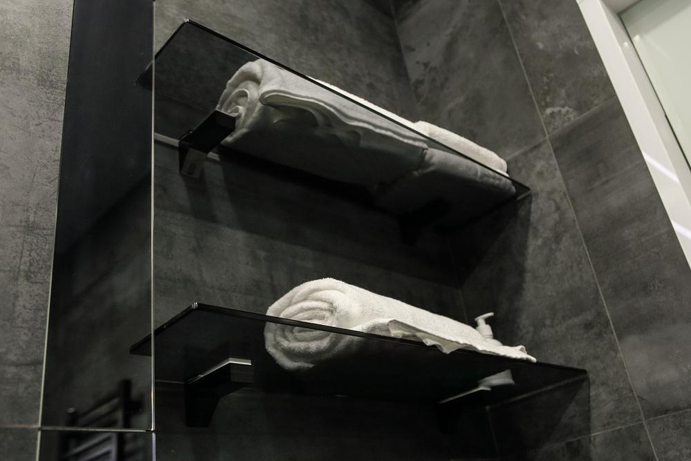 Стеклянная мебель на заказ