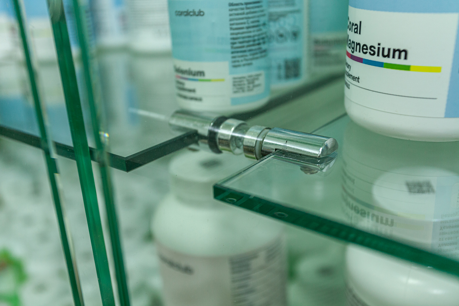 1881_24 Витрина Аптека